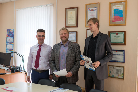Head of the CVRE Department Yu. V. Kozhukhov, Director of the center S. V. Kartashov at a meeting with the head of the magnetic suspensions Department (S2M) of ZAO "SKF" K. V. Lukin at the CVRE Department