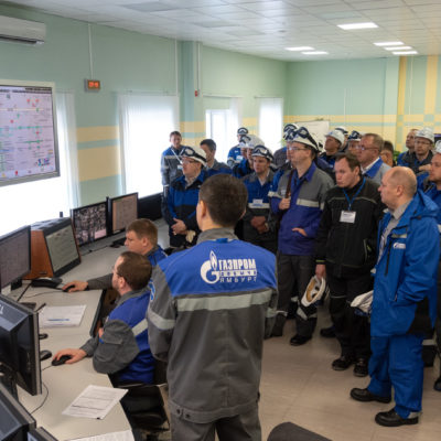 Y. V. Kozhukhov and S. V. Kartashov among the meeting participants of PAO "Gazprom " " TDA application and operation experience at gas production facilities. Turbo-expander equipment perspective samples creation" on the site of NGDU Zapolyarnyi NGKM OOO “Gazprom dobycha Yamburg”