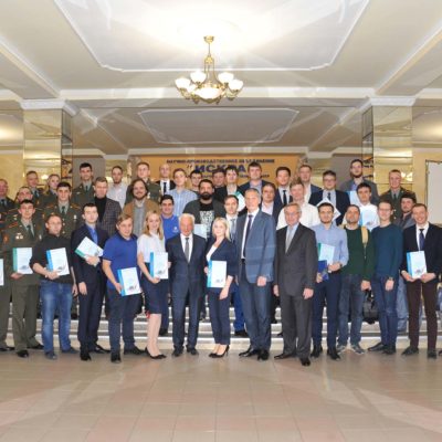 Project Manager of the Scientific and Engineering Center "Compressor, Vacuum, Refrigeration and Pneumatic Systems" A.M. Danylyshyn among the participants of the conference of young specialists of the NGO "Iskra" in the framework of the XX All-Russian scientific and technical conference "Aerospace Engineering, High Technologies and Innovations-2019"